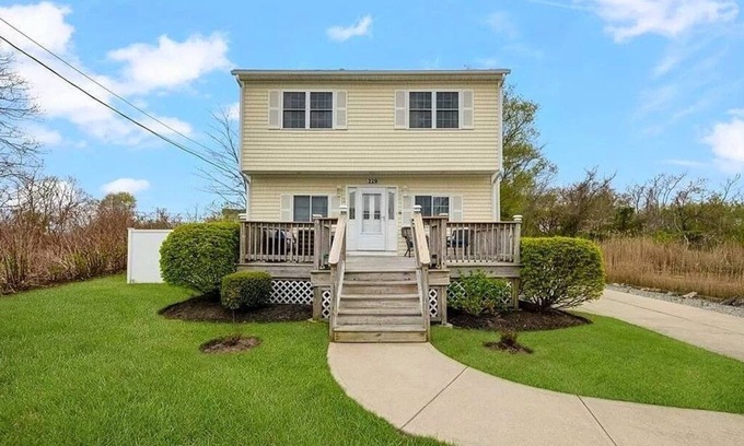 Warwick Casa | Seaside Serenity - Ocean view bliss near beach