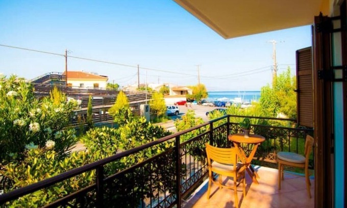 Ireon Apartamento | Seaside studio in Ireo with a breathtaking view