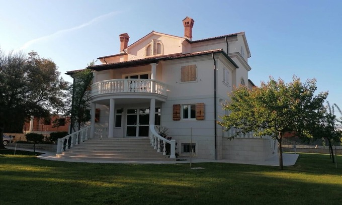 Liznjan Villa | Villa junto al mar, con 1.700 m2 de jardín privado