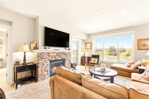 Seaside Apartamento | Seaside Waterfront condo walking to downtown and beach