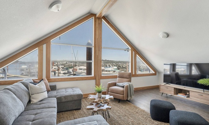 Campbell River Condominio | Seasky: Serene Float Living