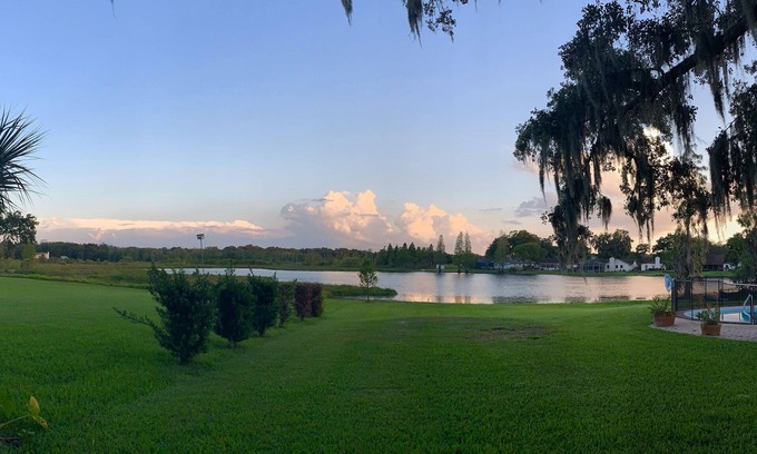 Limona Improvement Cabaña | Cottage-Brandon estacional Fl. Vista al lago 813-376-5015