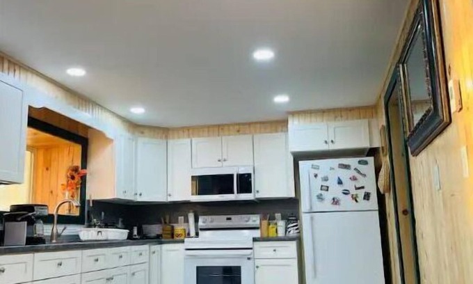 Bridgewater Condominio | Seasonal Discount is on! 7 ppl Hottub with the view of the Mush a Mush Lake