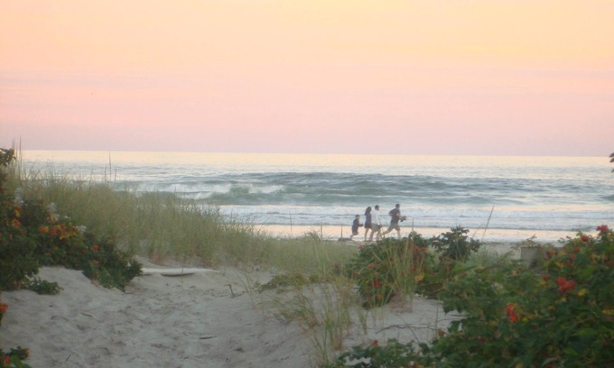 Wells Beach Cabaña | Seasonal Duplex Maine Cottage (fechas de 2019 - consulte 1-15-19)