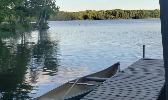 Central Frontenac Cabaña | Seasonal waterfront retreat on Sharbot Lake