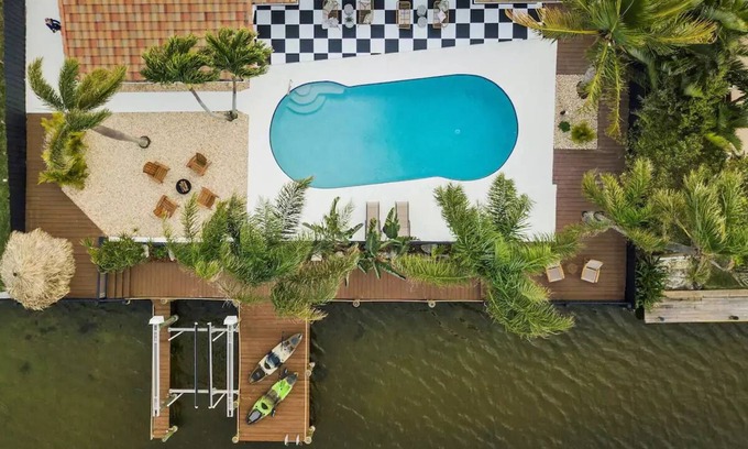 Cocoa Isles Casa | Seasons in the Sun - Cocoa Beach, Florida