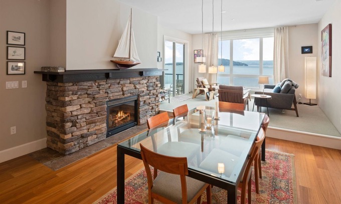 Sandpoint Condominio | Seasons Top Floor Waterfront Heated Pool | Marina | Spa | Views