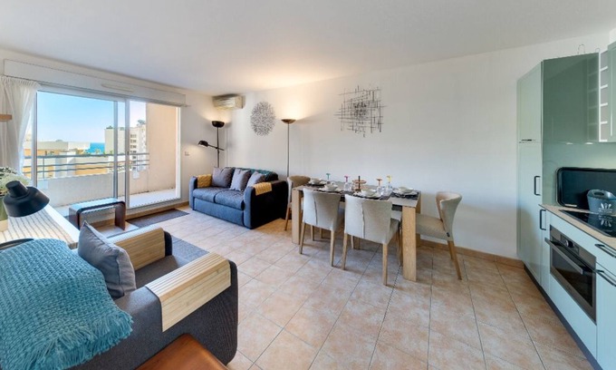 French Riviera Apartamento | Seaspray 2 bed, Monaco view, beach apartment, parking optional