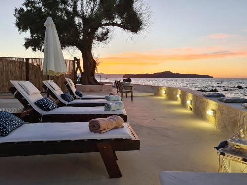 Kato Galatas Casa | Seastar seafront villa