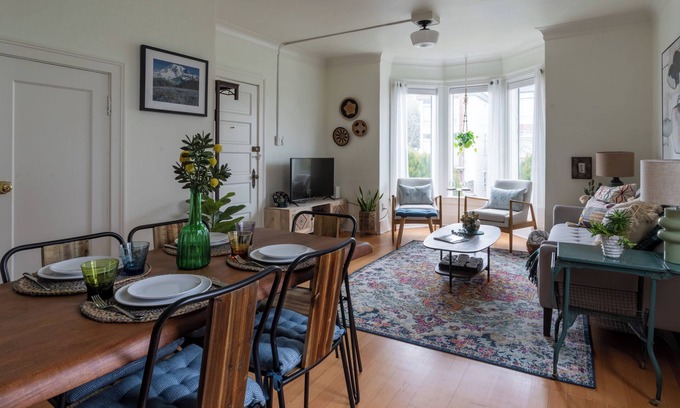 Ballard Casa | Seattle/Ballard Modern 2 bedroom home, close to all Seattle tourist attractions!