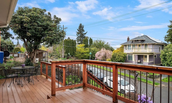 Columbia City Casa | Seattle Vacation Home: Bright 3 bedroom home with updated kitchen in Columbia City