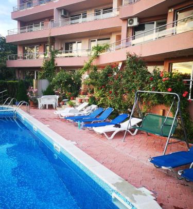 Kavarna Apartamento | Seaview apartment complex Karia