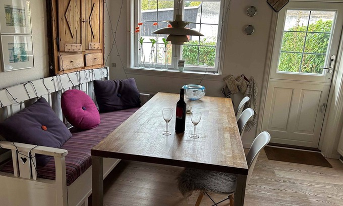 Svaneke Casa | Seaview cottage in cozy Årsdale