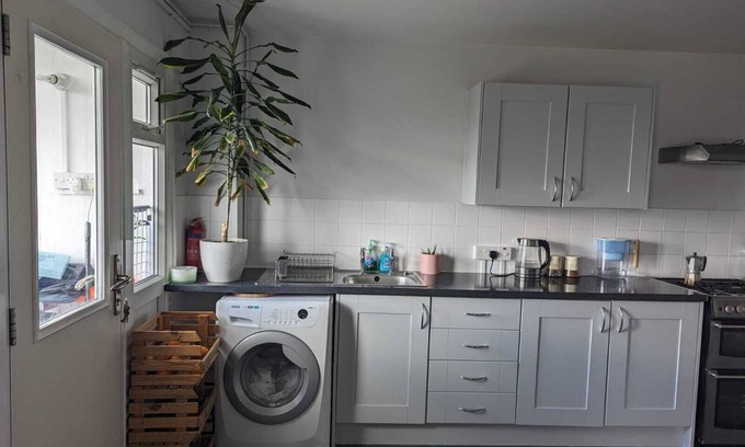 Woodingdean Casa | Stunning whole 3Bed Seaview/Downs National park