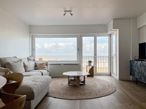 Heist Apartamento | Seaview Heist: 3-Bedroom Flat by the Beach