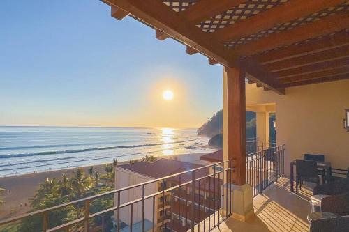 Jacó Casa | Seaview Oasis 1-BR Suite in Croc's casino resort