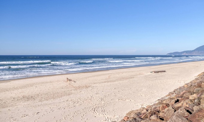 Rockaway Beach Casa | Seaview Rockaway