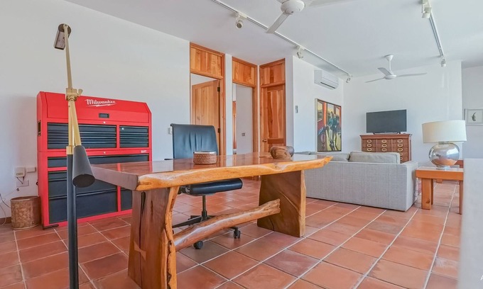 Esterito Casa | Seaview & Sunsets, Work friendly, Walk to Malecon