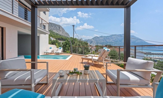 Duce Villa | Seaview Villa Calma with Jacuzzi, Media room