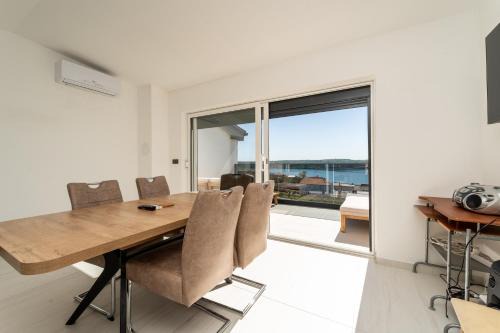 Rtina Casa | Seaview Villa Summer with private pool & garden