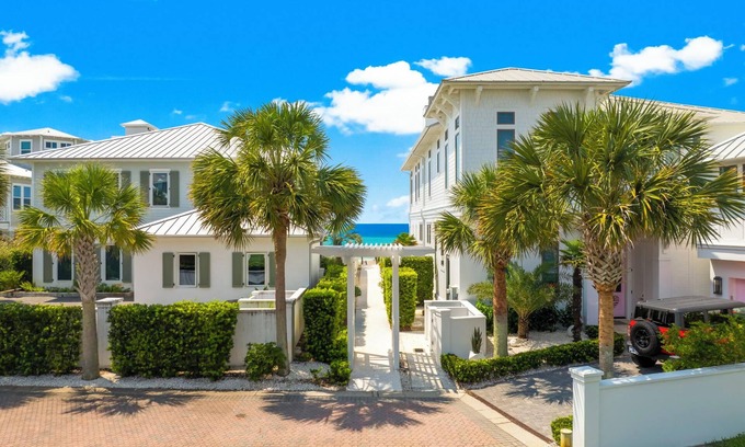 Seagrove Beach Condominio | Seaview Villas by Panhandle Getaways