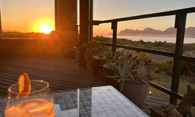 Fisherhaven Casa | Seaway Sunsets Relax & Enjoy the calmness with Lagoon & Sea views