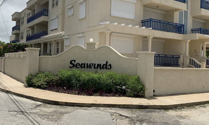 Silver Sands Apartamento | Vientos marinos. Alojamiento económico: a dos minutos a pie de la playa.