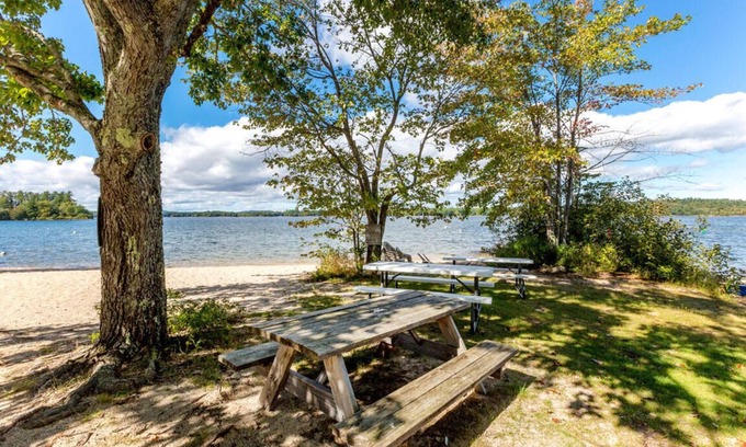 Raymond Casa | SEBAGO LAKE RENTAL w/ SAND BEACH - Exceptional Retreat on Jordan Bay