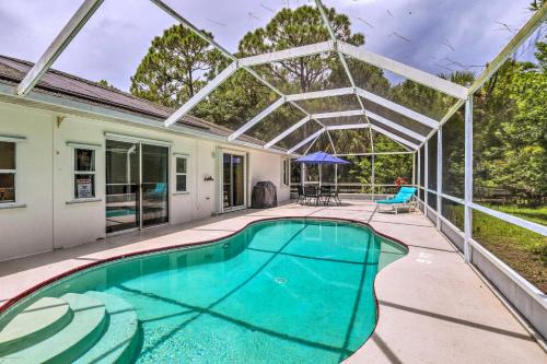 Sebastian Highlands Casa | Sebastian Home with Lanai and BBQ about 7 Mi to Beach