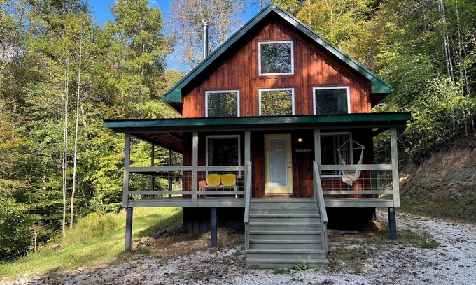 Campton Cabina | Secluded 12-Acre Retreat w/ Hot Tub, Mountain Views, Arcade - Red River Gorge