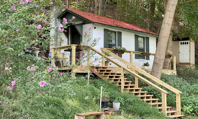 Shepherdstown Cabina | ❤️ Aislado Casa romántica Tiny 1940 en el río
