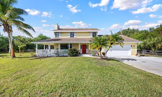 White City Casa | Secluded 2.5 Acre Farmhouse with Wrap-Around Porch