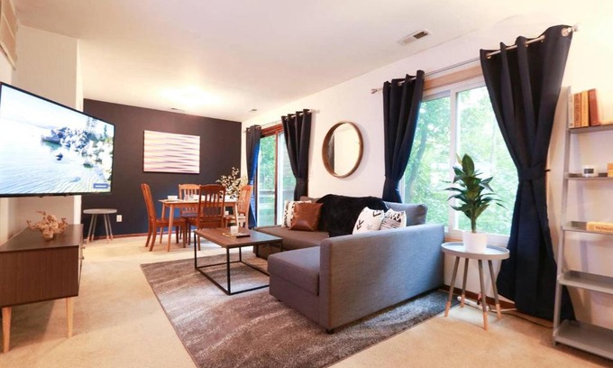 Arborview Neighborhood Casa | Secluded 2BR Loft - Minutes from Downtown AA!