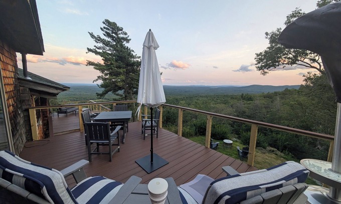 Woodstock Casa | Secluded 3BR w/ Private Pool & Epic Views – 10 Mins to Woodstock