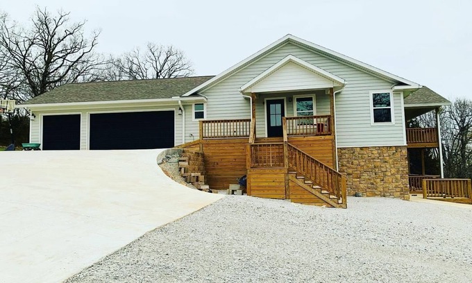 Madison County Casa | Secluded 4 Bedroom 4 bathroom near Wedding Venue
