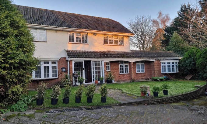 Bickley Casa | Secluded 4 bedroom house on private road in Chislehurst