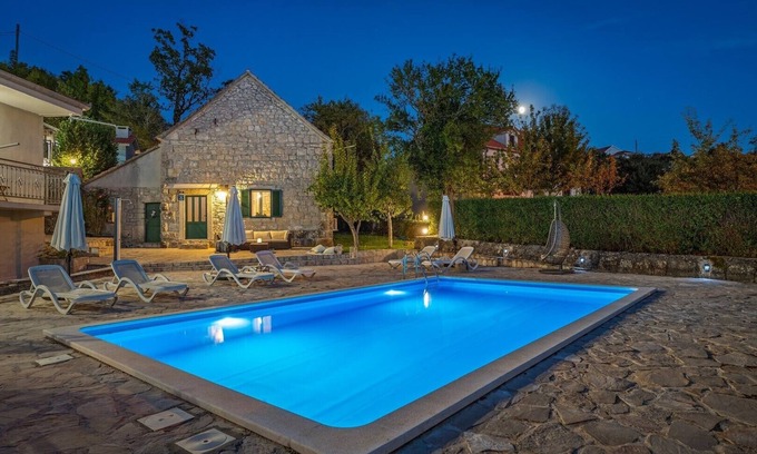 Lovrec Villa | Hacienda Sylvia - secluded 4-bedroom villa with 45sqm heated pool
