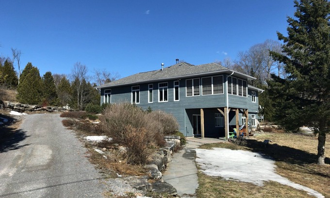 North Kawartha Casa | Secluded 4-Season Country Home - Lake+Hot Tub+EV. Pet Friendly!