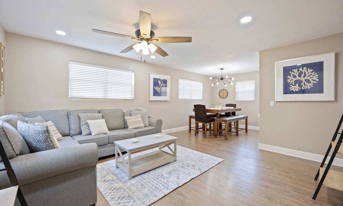 Tropic Casa | Secluded 4bed/2ba Bungalow with Amazing Outdoor Space!