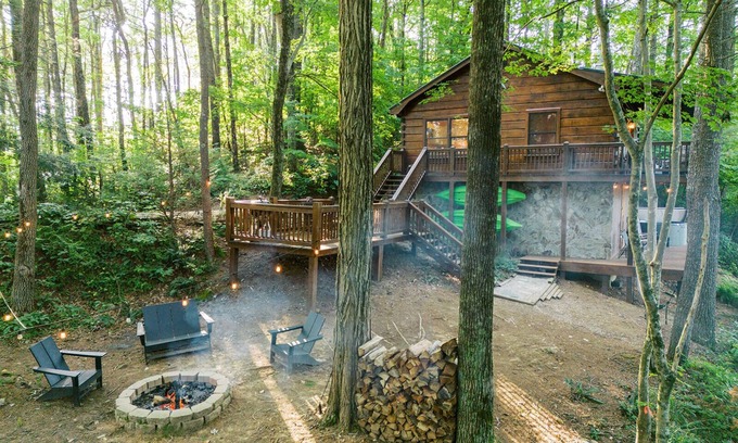 Cherry Log Cabina | The Cabin at Snail Trail | Hot Tub | Amazing Views