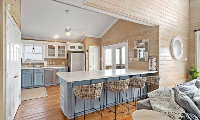 Freeport Casa | Secluded beachfront home with panoramic ocean views, private pool and huge deck