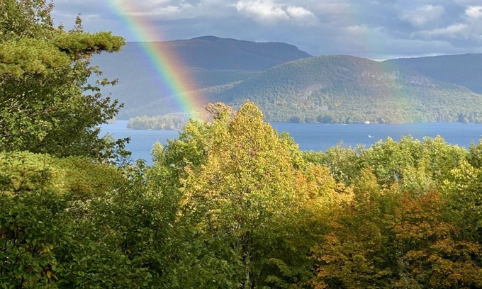 Bolton Landing Cabina | Secluded Bolton Cabin – Private Dock & Majestic Lake Views