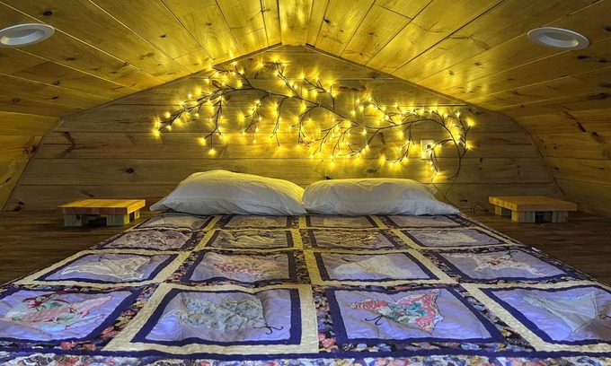 Kingston Cabina | Secluded cabin in the woods with a loft on 25 acres with private walking trails.
