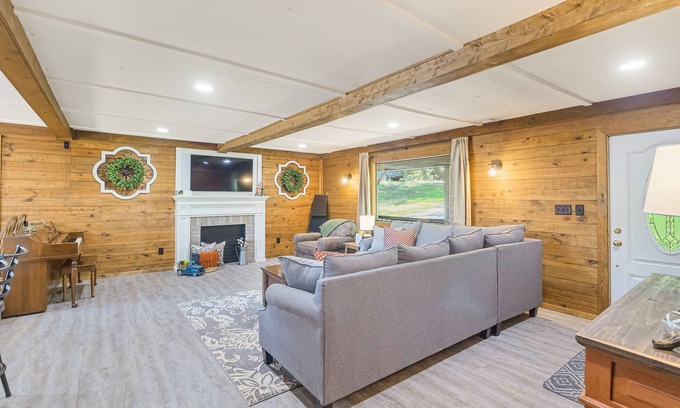 Wildwood Cabina | Secluded cabin near Chattanooga with W/D, AC & outdoor space - dog-friendly