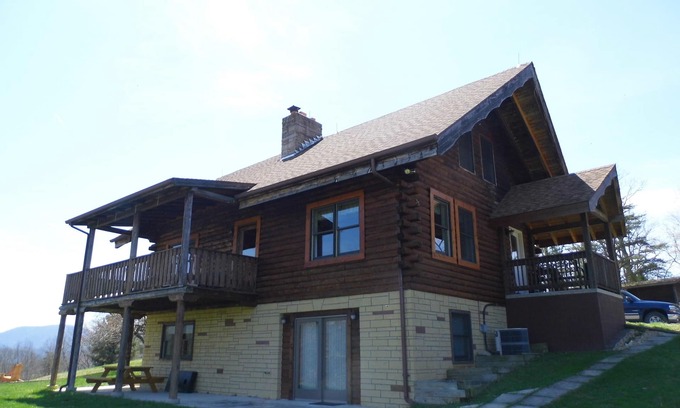 Upper Tract Cabina | Secluded cabin near Smoke Hole