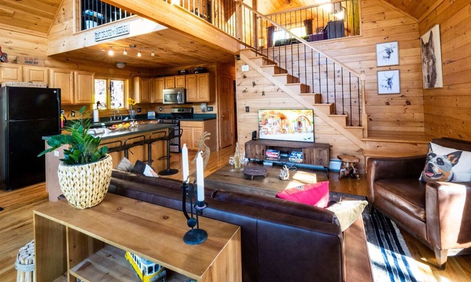Otis Casa | Secluded Cabin On Acres Of Woods Lake Access