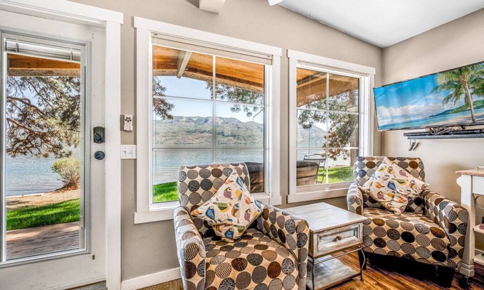 Central Okanagan Apartamento | Secluded Cabin On The Lake #7