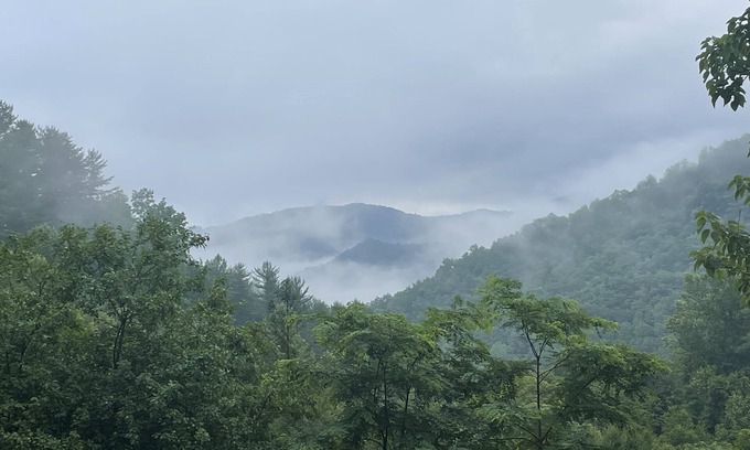 Bryson City Cabina | Secluded cabin with views/creek/wifi near GSMNP