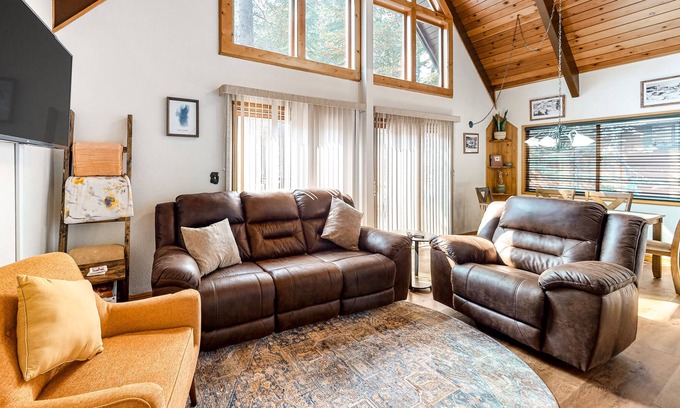 Pla-Vada Woodlands Casa | Secluded Chalet-Style Home w/ a Full Kitchen, Furnished Deck, & Gas Grill