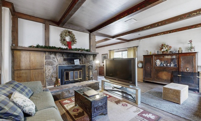 Woodlands Casa | Secluded Charming house with private hot tub, and patio